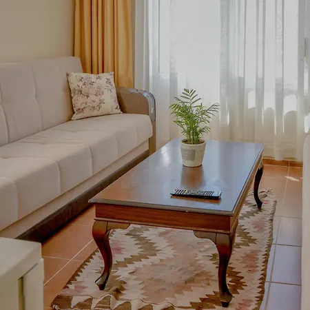 Huzur Royal Apartmanhotel